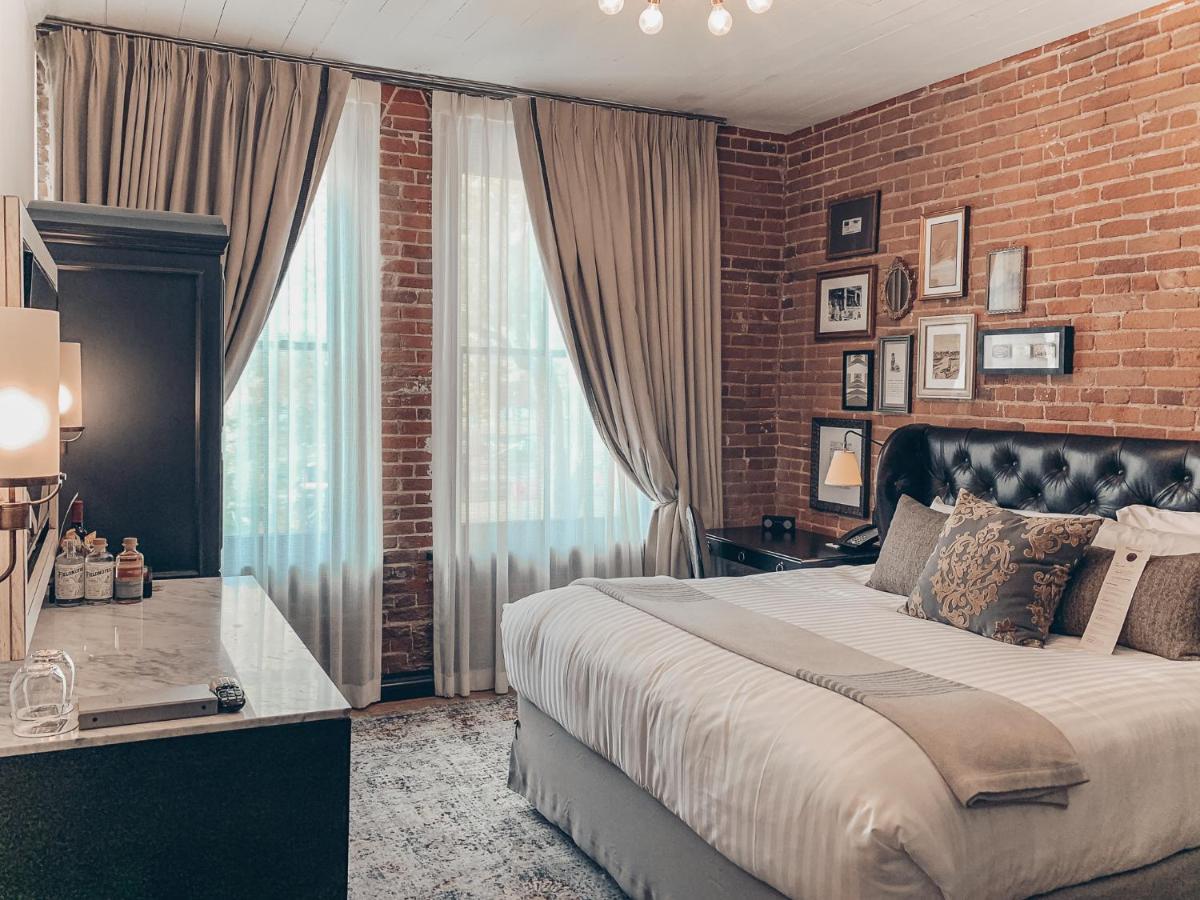 เดอะ ชาร์มองต์ โฮเต็ล Hotel ลาครอส ภายนอก รูปภาพ