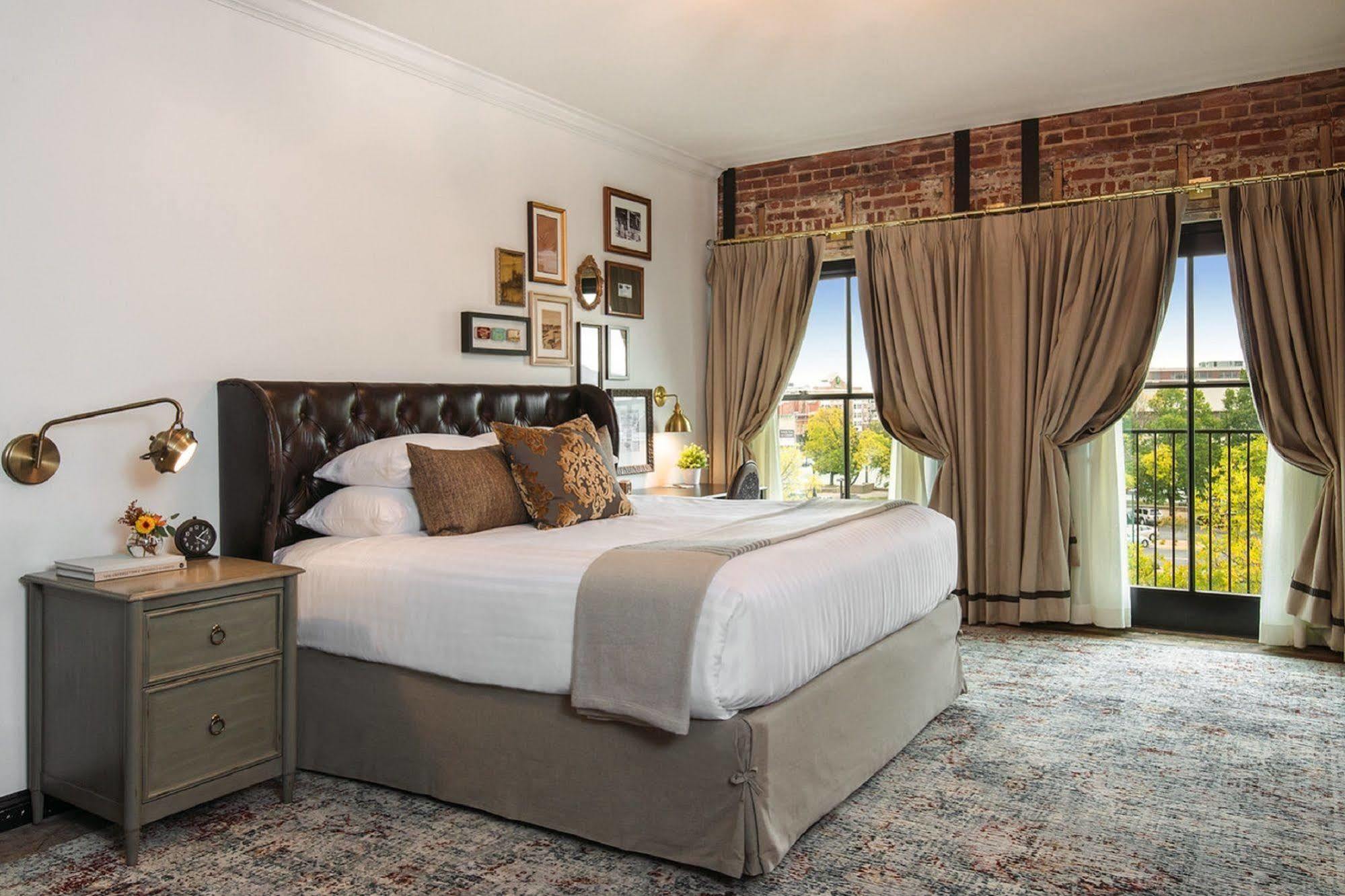เดอะ ชาร์มองต์ โฮเต็ล Hotel ลาครอส ภายนอก รูปภาพ